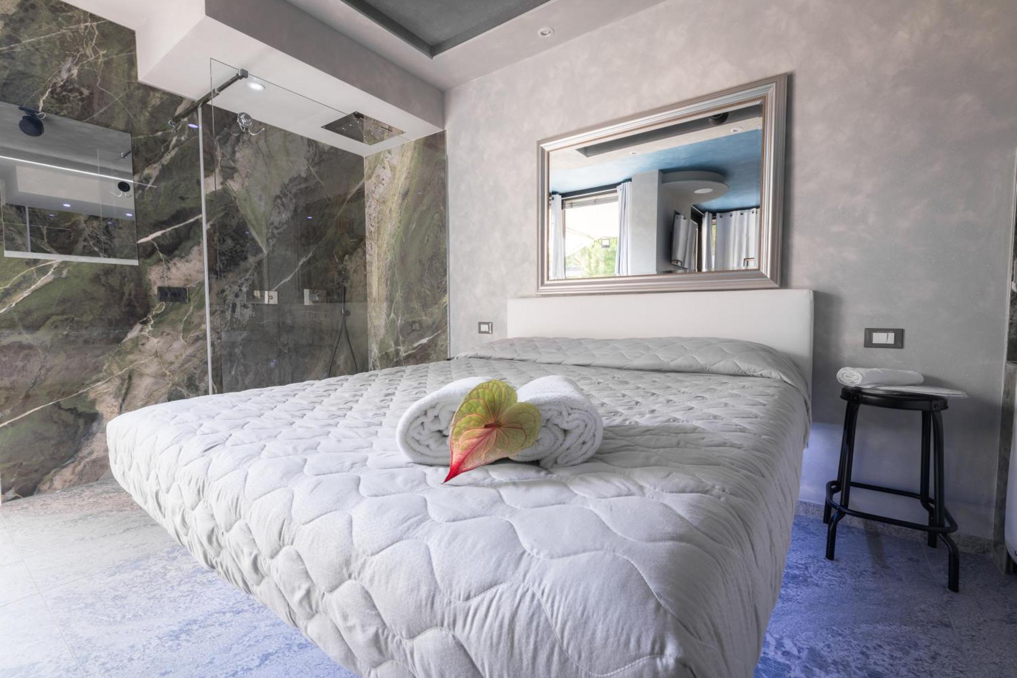 Garda Fantasy Paradise Silver O Gold Desenzano del Garda Exterior foto